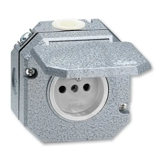 Akce Zásuvka ABB GARANT s víčkem, Al, IP55, šedá 5518-2750