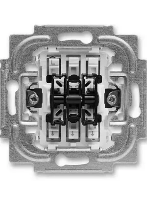 Odeslání Ihned Přístroj spínače trojnásobného typ 10631UBSC ABB 2TKA000153G1
