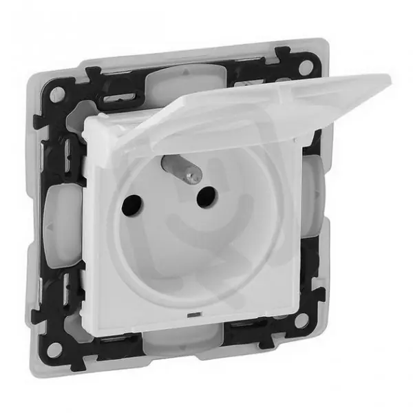Levný VALENA LIFE ZÁSUVKA 2P+T S CLONKAMI IP44 BÍLÁ LEGRAND 753179